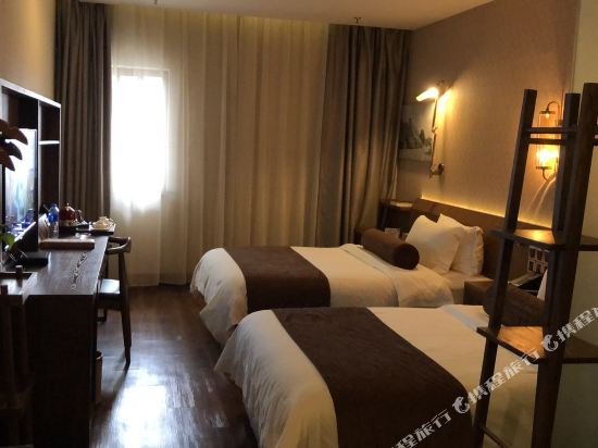 Фото James Joyce Coffee Hotel Suzhou Mudu Subway Station Branch