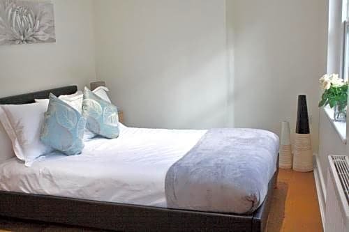 Фото Urban Stay Artillery Lane Apartments