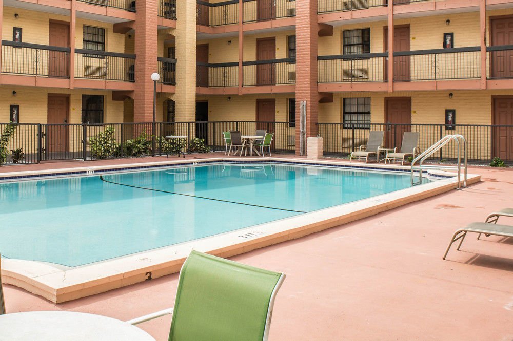 Фото Rodeway Inn Near Ybor City - Casino