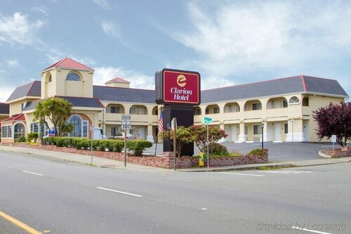 Гостиница Clarion Hotel by Humboldt Bay в Юрике