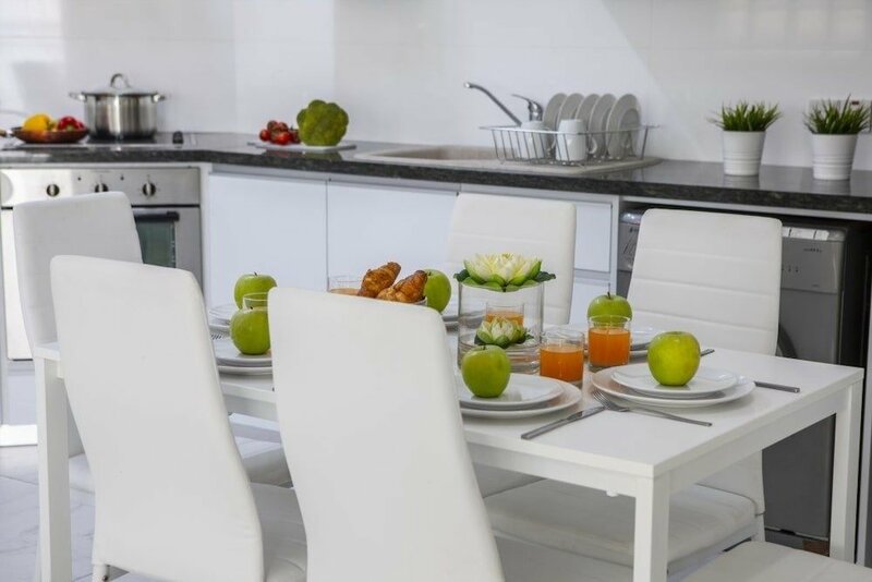 Гостиница Larnaca Finikoudes Suite 405 в Ларнаке