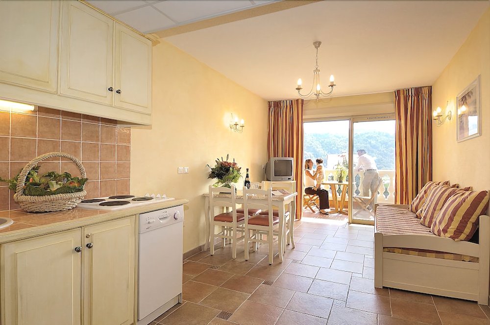 Фото Hotel Lou Castelet