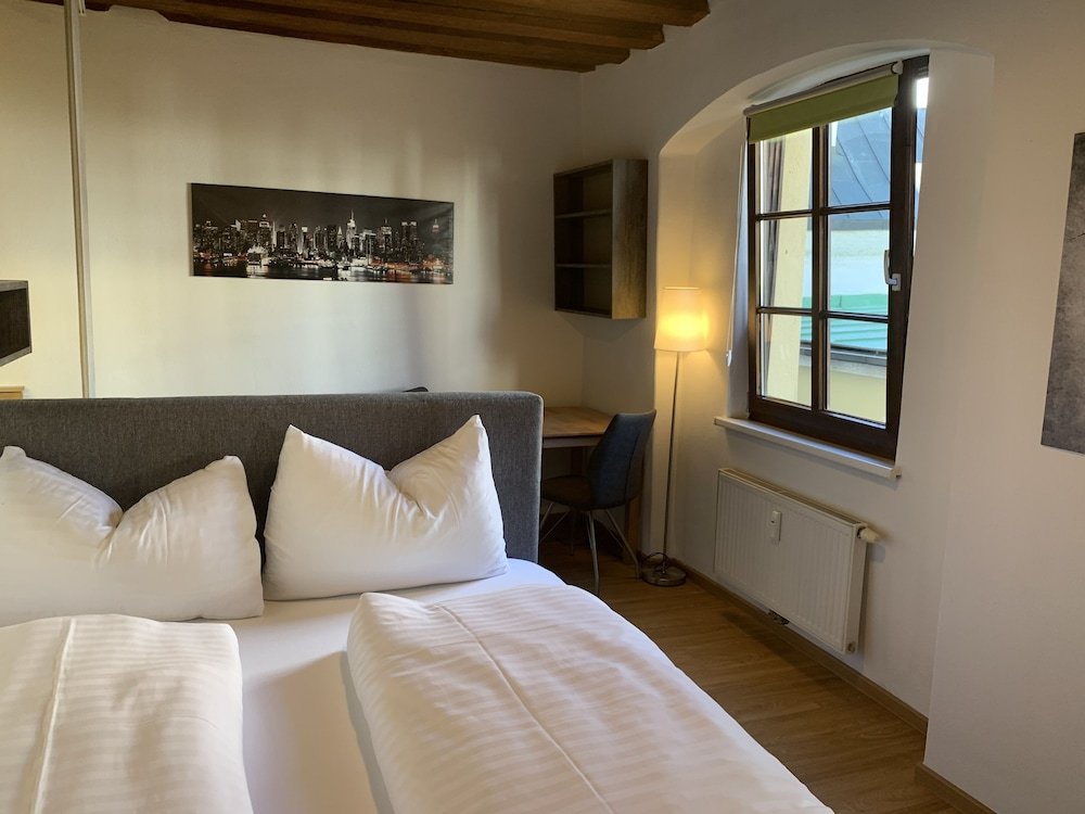 Фото Basic Apartments downtown