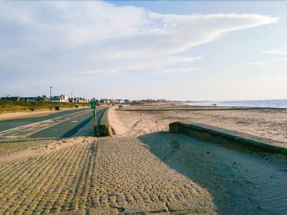 Фото Troon Apartment