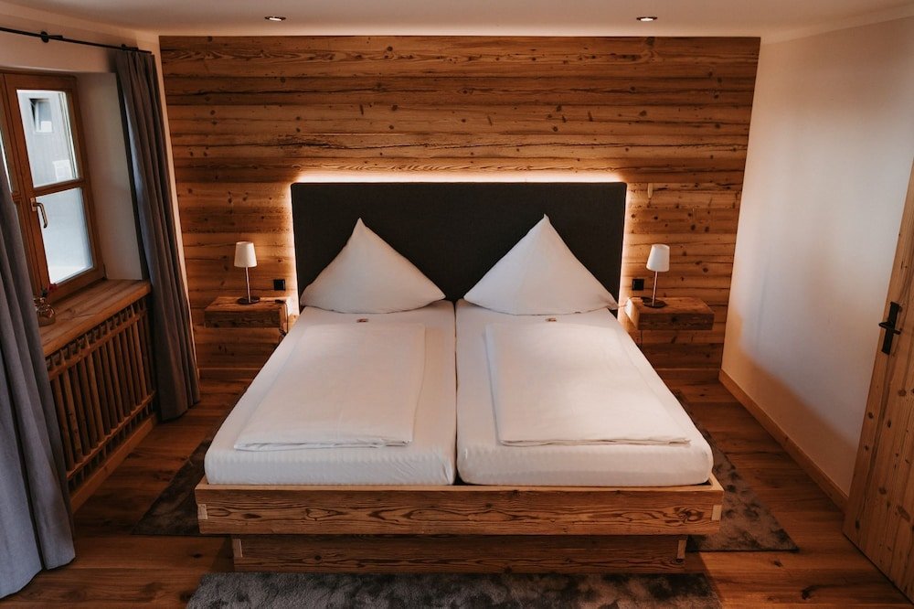 Фото Hotel Tegernseer Hof