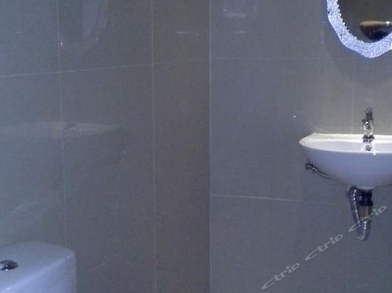 Фото Kuta Sari House