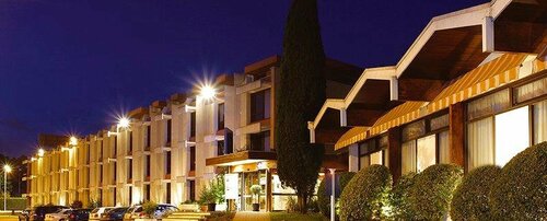 Гостиница Novotel Aix-en-Provence Pont de L'Arc в Экс-ан-Провансе