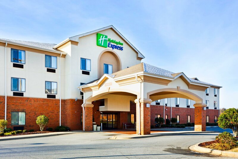 Гостиница Holiday Inn Express Forest City, an Ihg Hotel