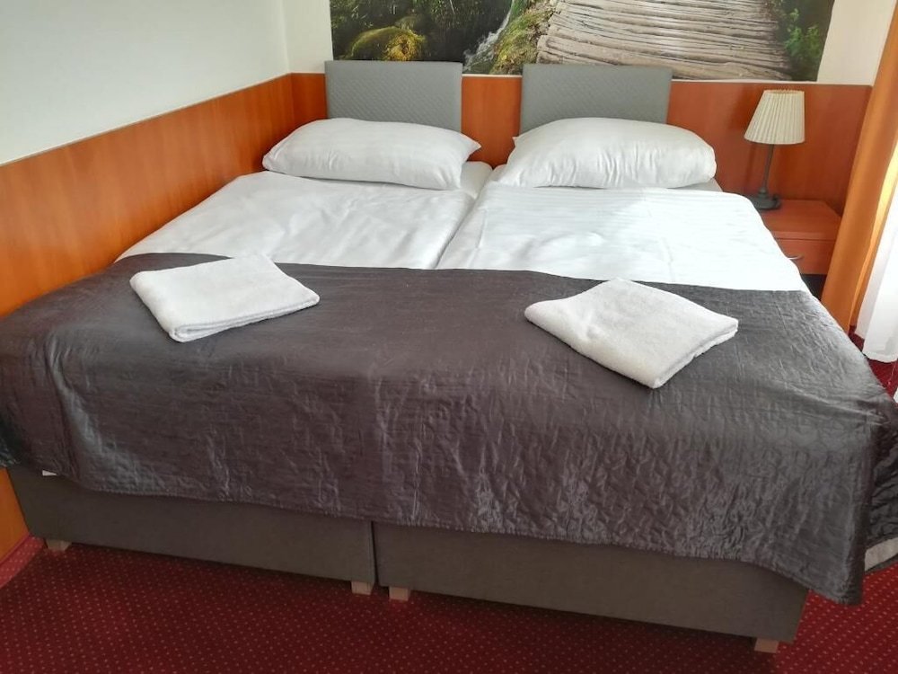 Фото Zlata Vaha Hotel