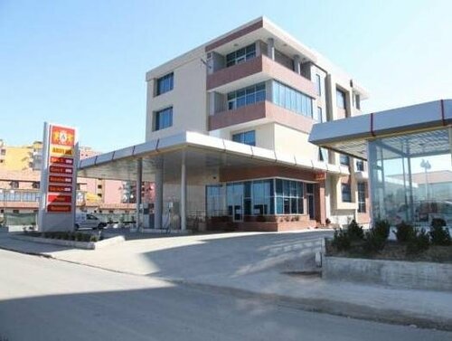 Гостиница Hotel Kompleksi Arifi в Шкодере
