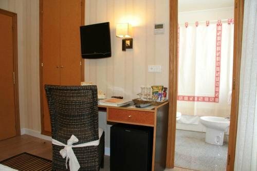 Внешний вид отеля Hostal Paris в Вальядолиде, фото 5