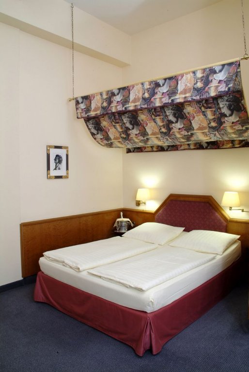 Фото Hotel Viktoria