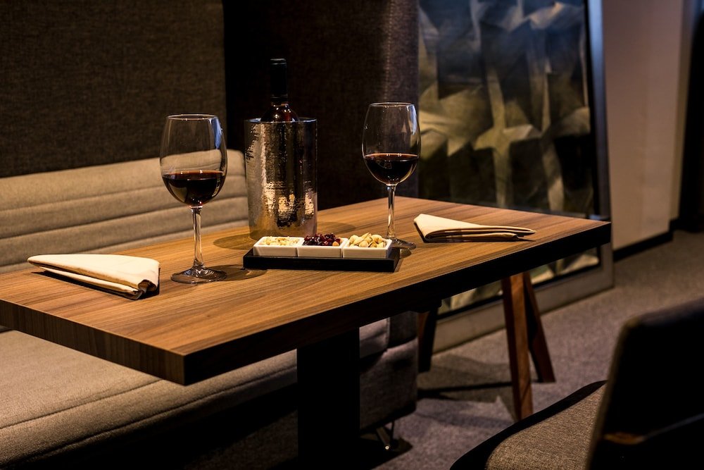 Фото Kharma Suites