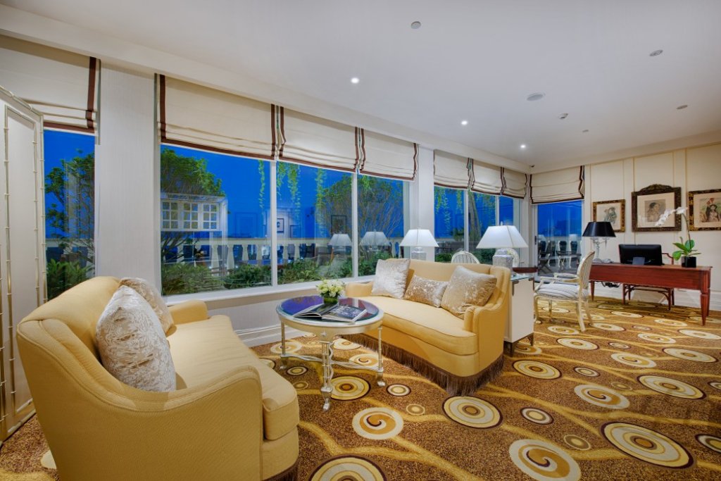 Фото Apricot Hotel