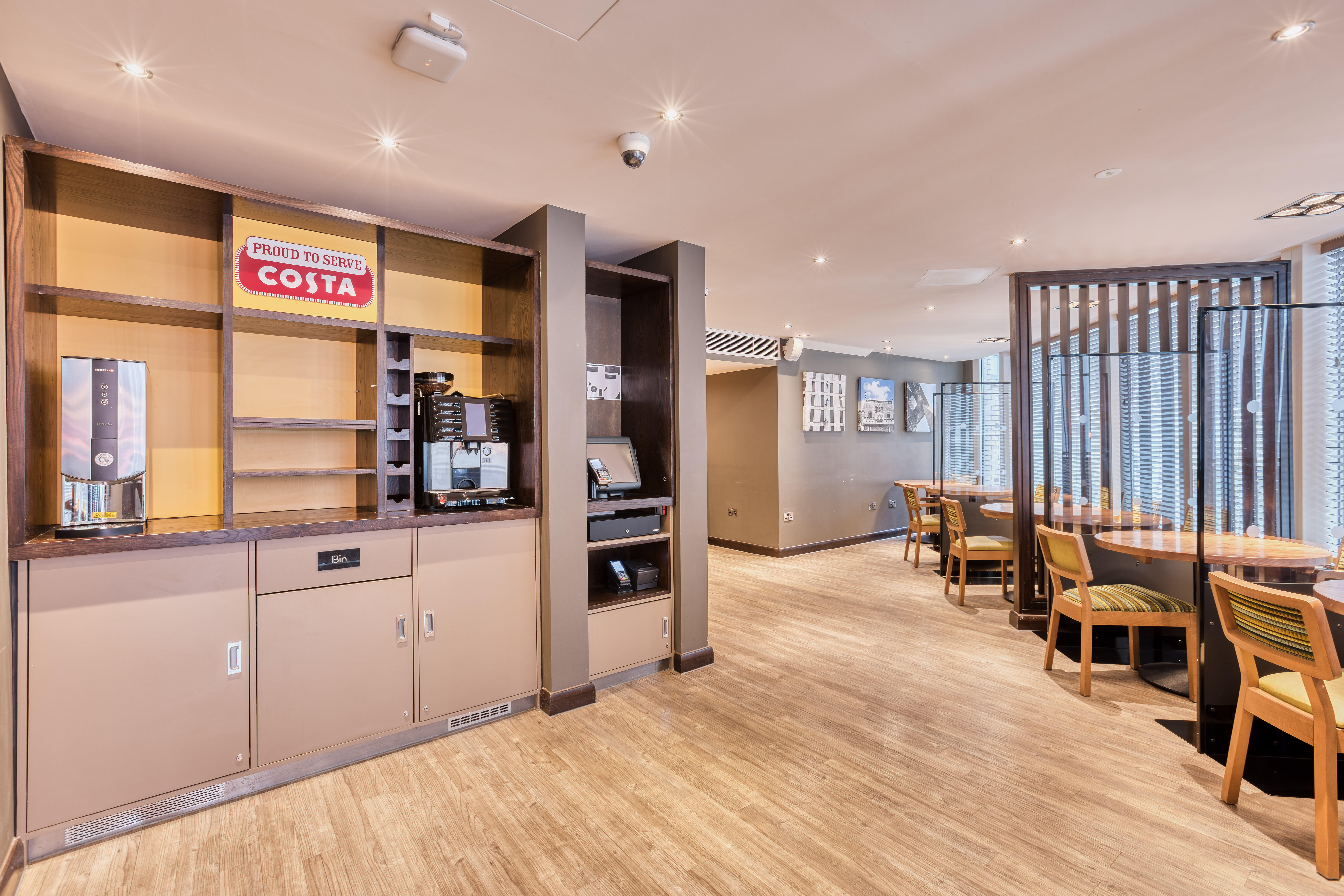 Фото Premier Inn Southwark Borough High St