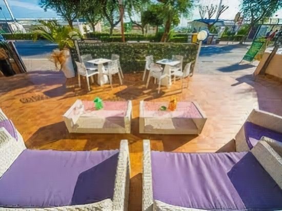 Фото Hotel Touring Misano Adriatico