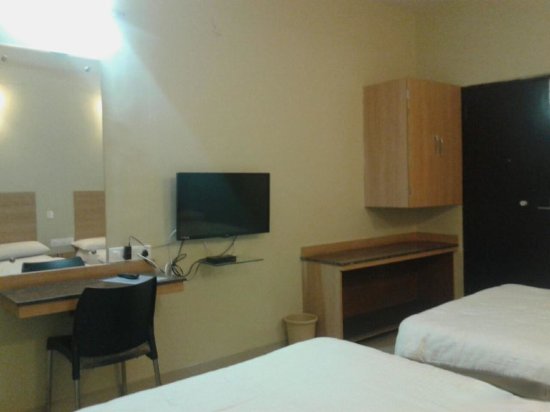 Фото Hotel B M Shree Residency