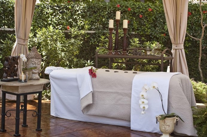 Фото Westlake Village Inn