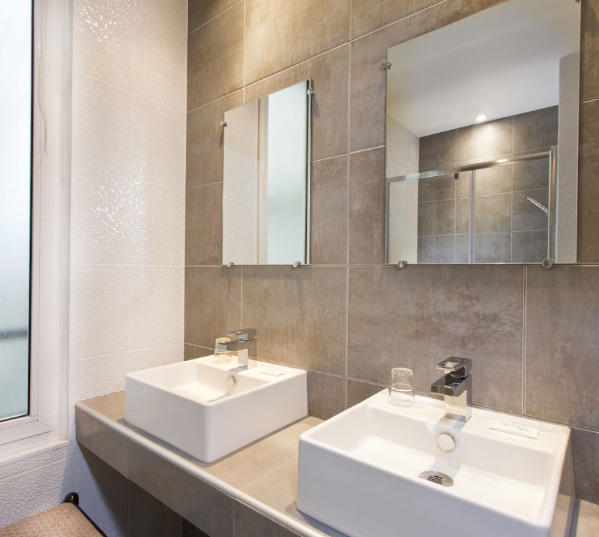 Фото Hôtel des Pavillons