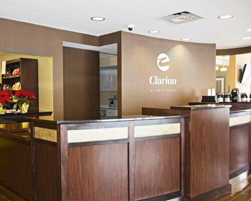 Гостиница Clarion Hotel Beachwood - Cleveland в Бичвуде