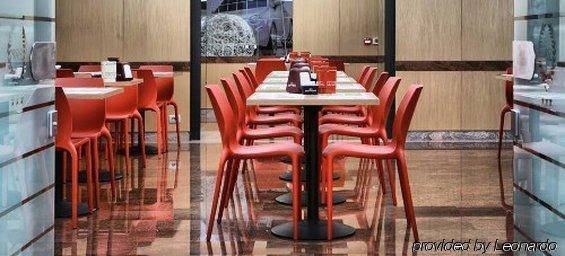 Фото Le Petit Hotel