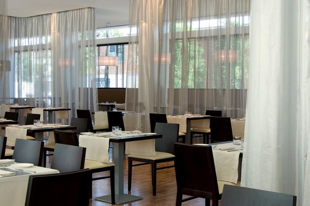 Фото DoubleTree by Hilton Milan