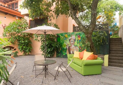 Гостиница Luna Inn B&b в Алахуэла