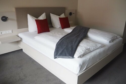Гостиница Hotel Fuchsen в Кирхгайм-унтер-Тек