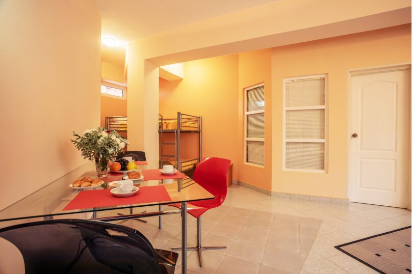 Фото Август