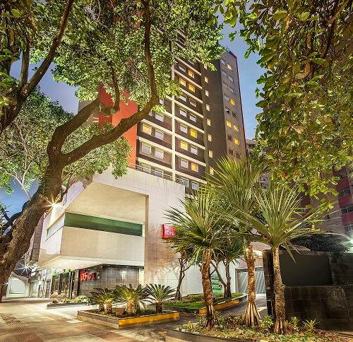 Внешний вид отеля Ibis Belo Horizonte Savassi в Белу-Оризонти, фото 1