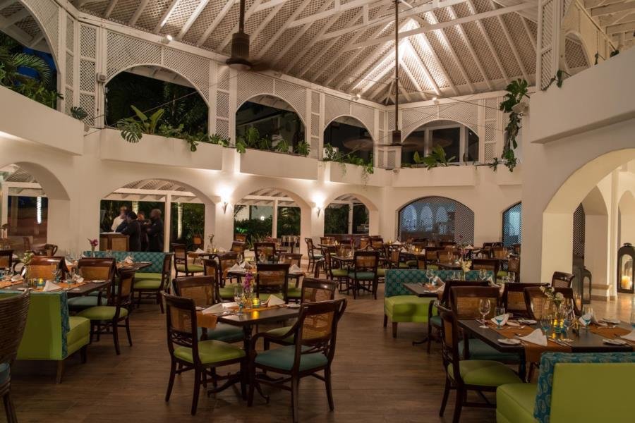 Фото Colony Club by Elegant Hotels