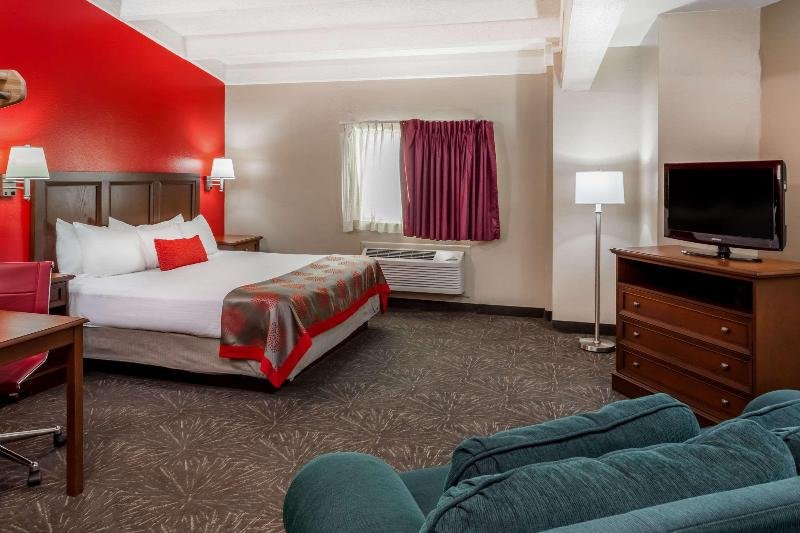 Фото Ramada Hotel & Conference Center by Wyndham Hammond