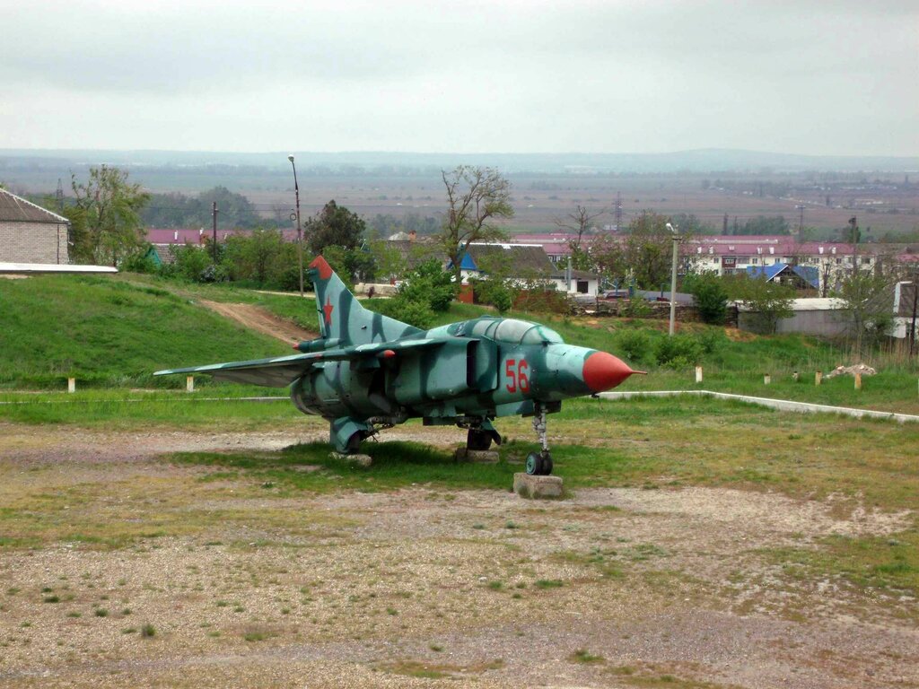 Monument to technology Истребитель МиГ-23УБ, Temryuk, photo