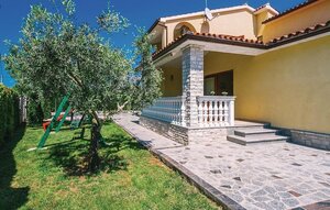 Beautiful Home in Fazana With Wifi and 7 Bedrooms
