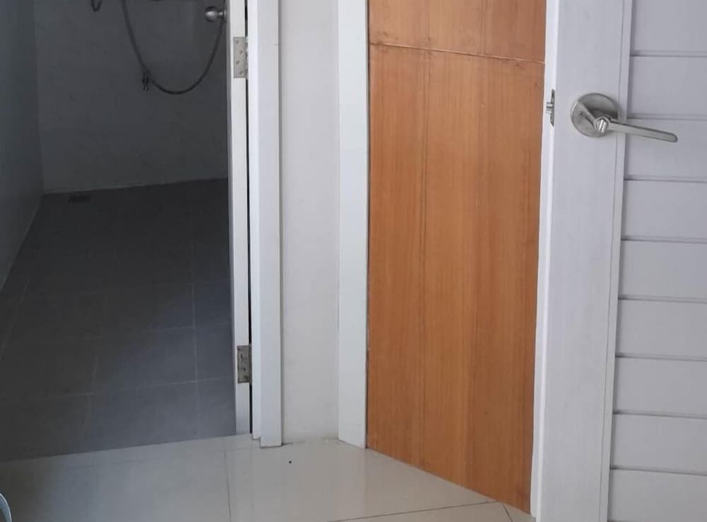 Фото Homey-Donmueang Hostel