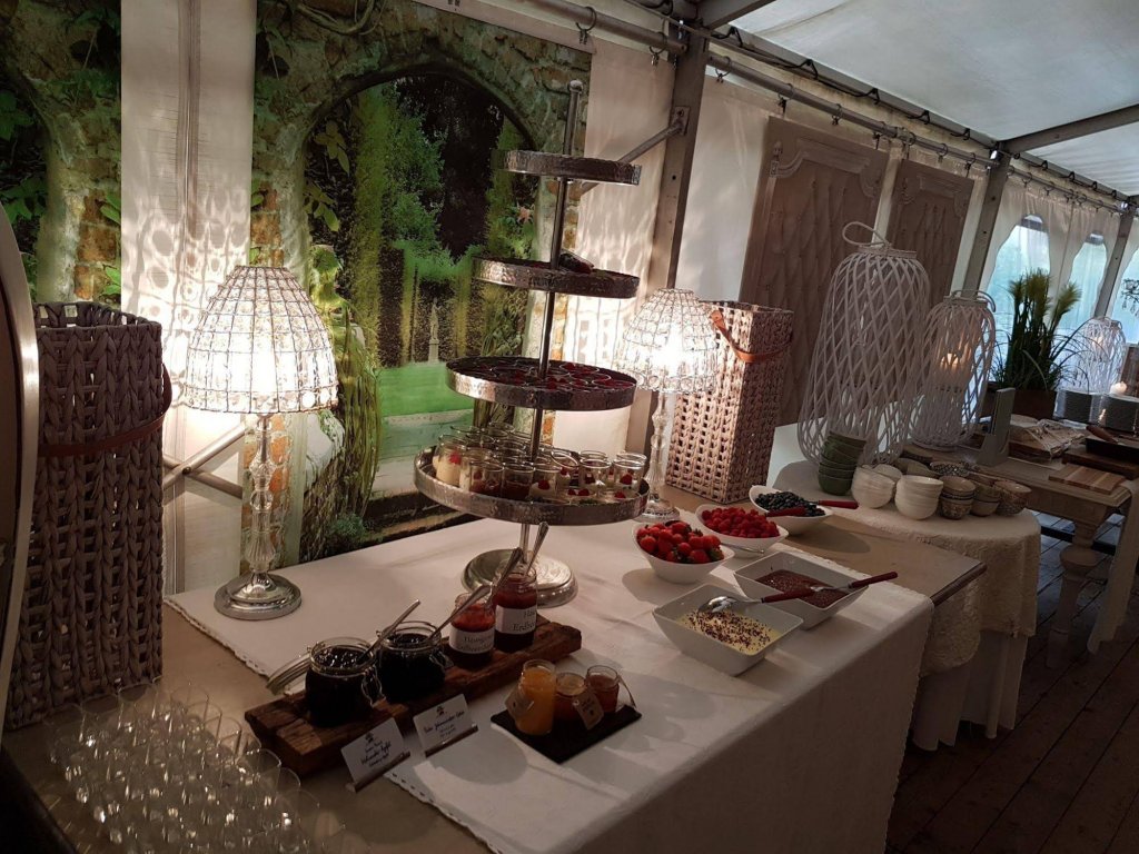 Фото Hotel Gutsgasthof Stangl