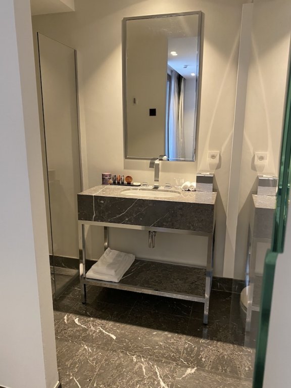 Фото Hotel The Fourth