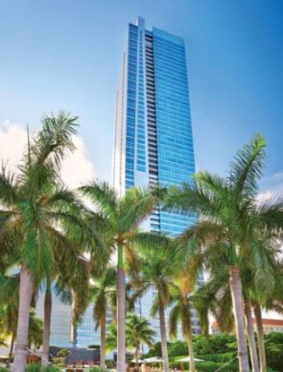 Фото Four Seasons Hotel Miami