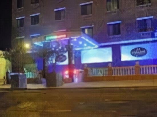 Фото Knights Inn Brooklyn Sunset Park