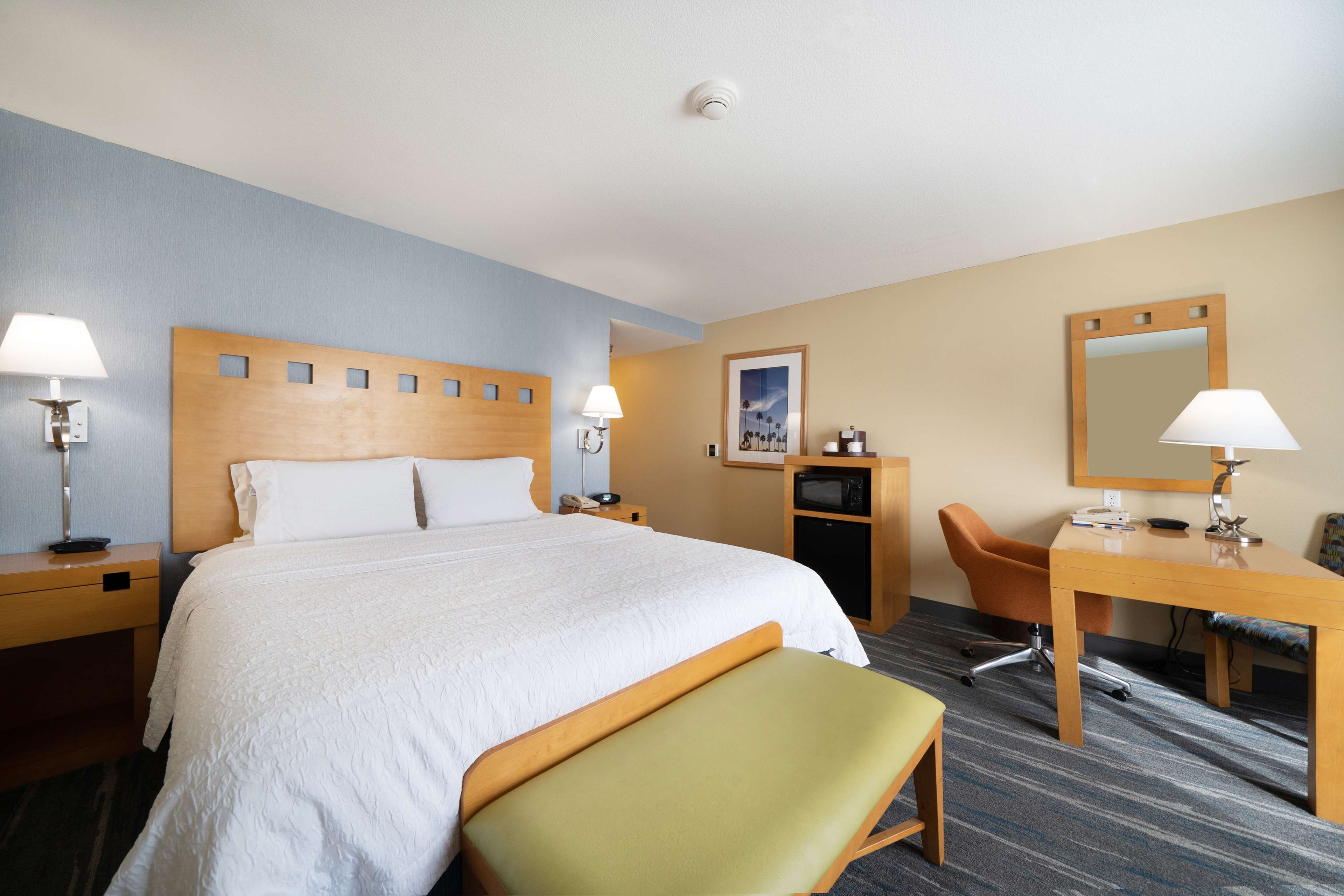 Фото Hampton Inn And Suites Madera