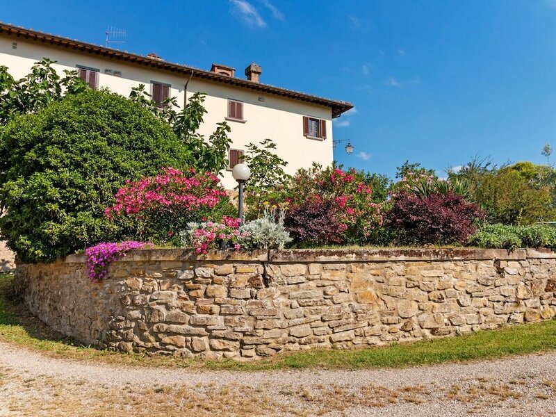 Гостиница Cottage in Arezzo With Pool, Terrace, Garden, Deckchairs