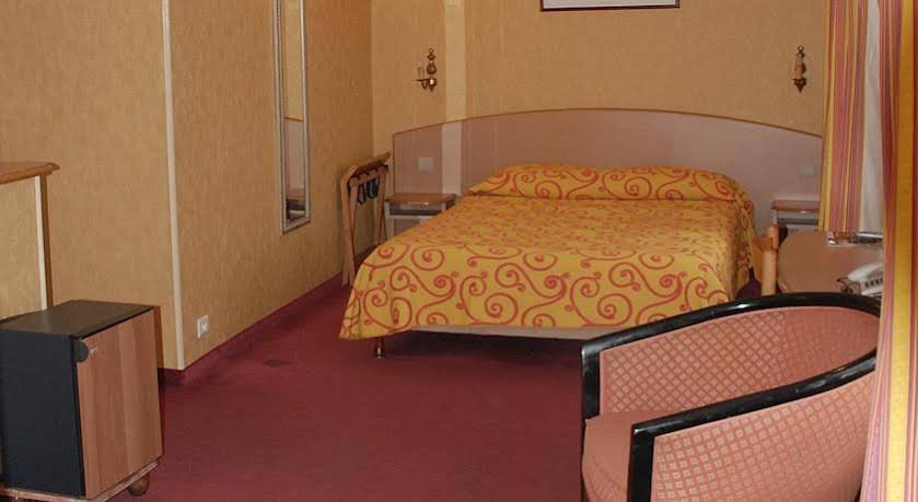 Фото Hotel Transcontinental