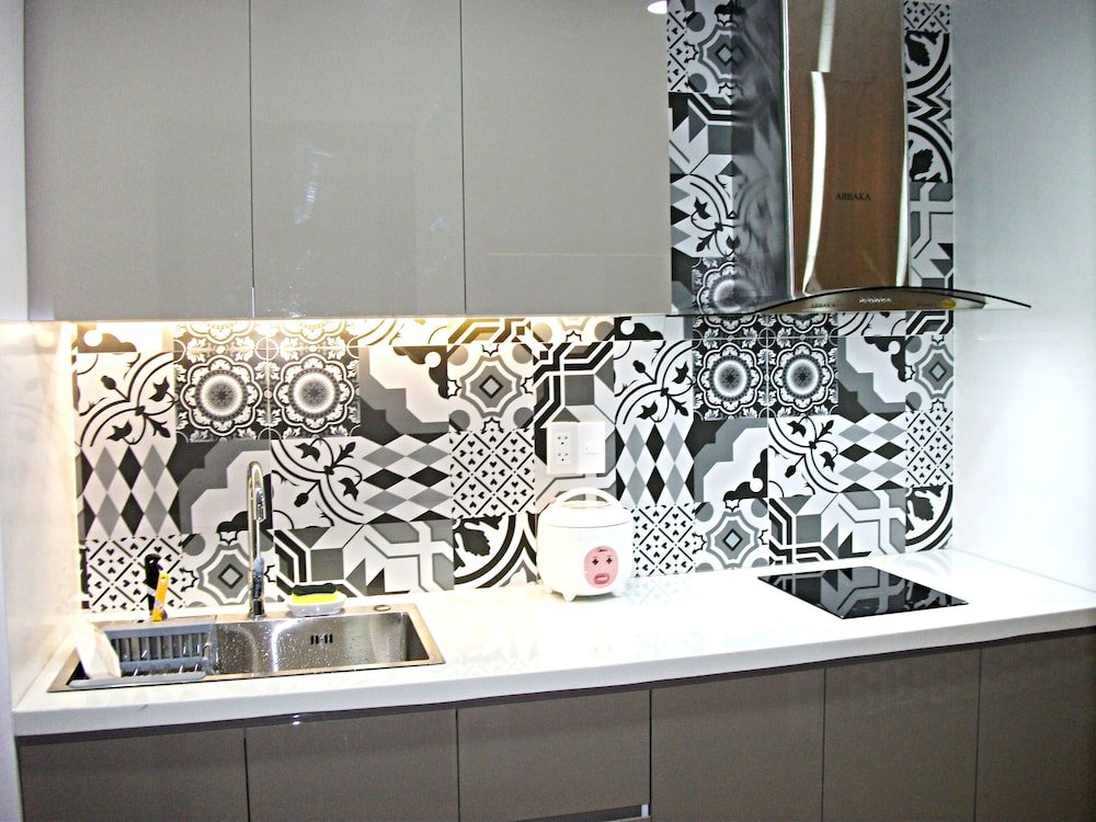 Фото Five Star Studio Apartment Near Airport