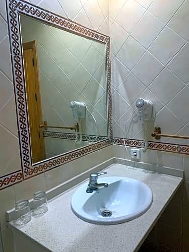 Фото Hostal Atenas