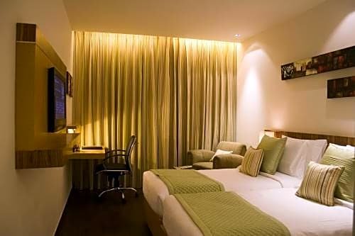 Фото Shervani Hotel Nehru Place
