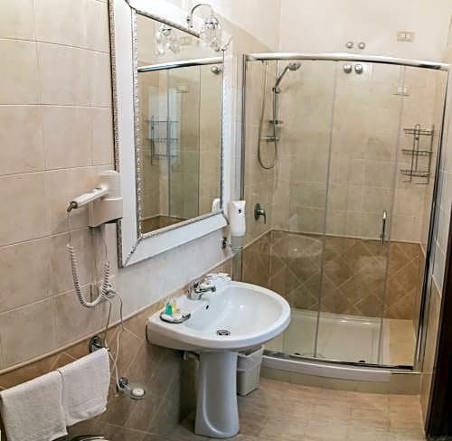 Фото Hotel Des Artistes