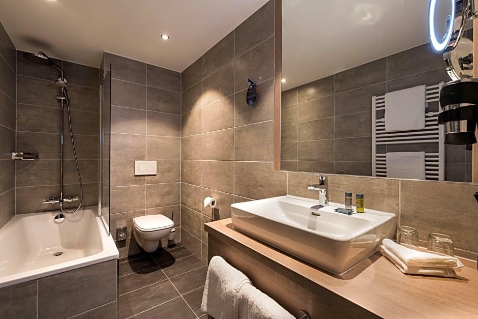 Фото Radisson Blu Badischer Hof Hotel, Baden-Baden