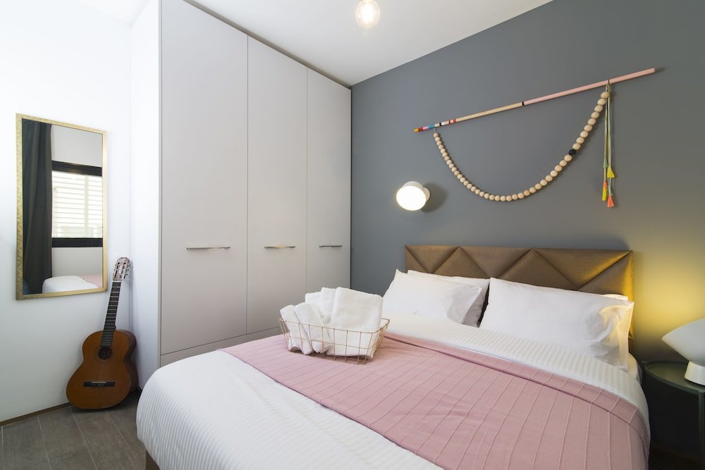 Фото Mr. Brooklyn - by Tlv2go