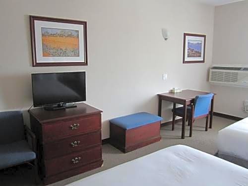 Фото Royal Oak Inn And Suites & Rv Park