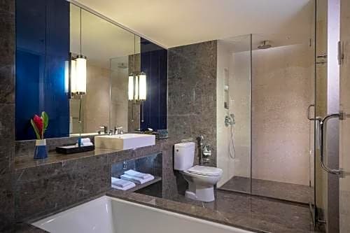 Фото Renaissance Bengaluru Race Course Hotel